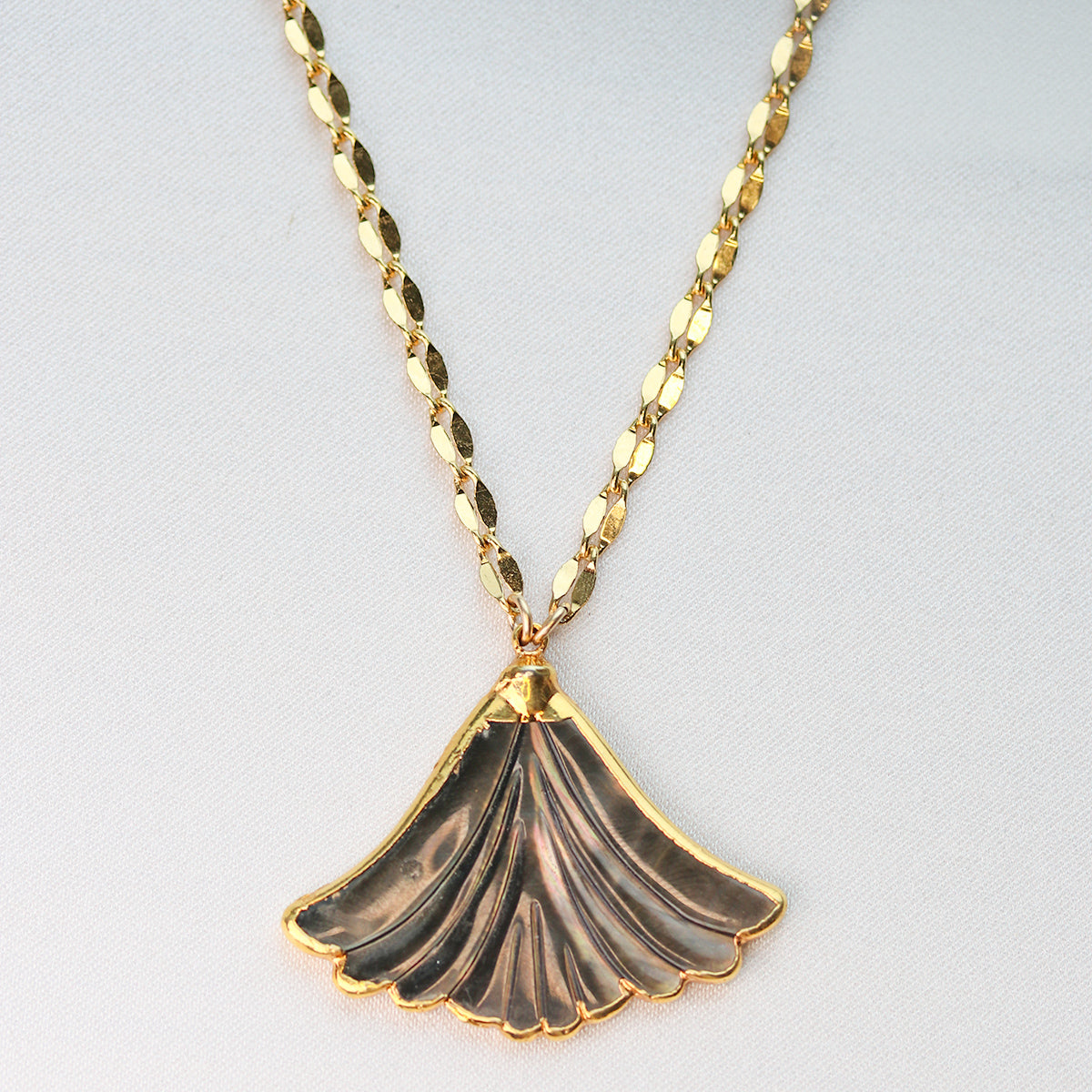 black fan shell necklace large tahitian black mother of pearl 24k gold
