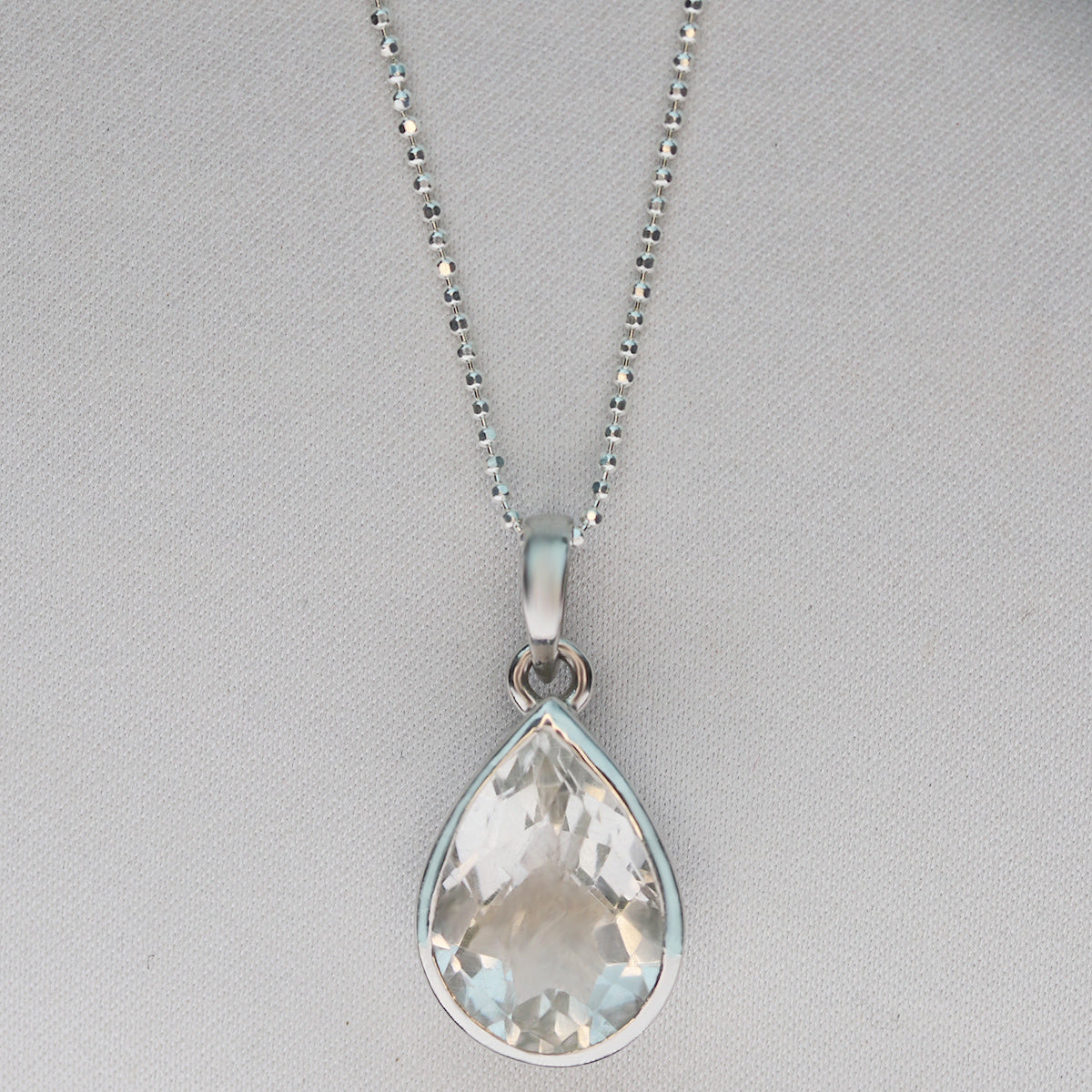 silver quartz dainty stunner necklace 925 sterling silver