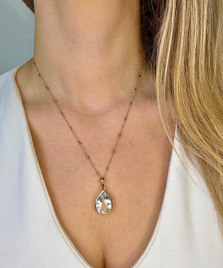 Quartz Dainty Stunner Necklace - Gold
